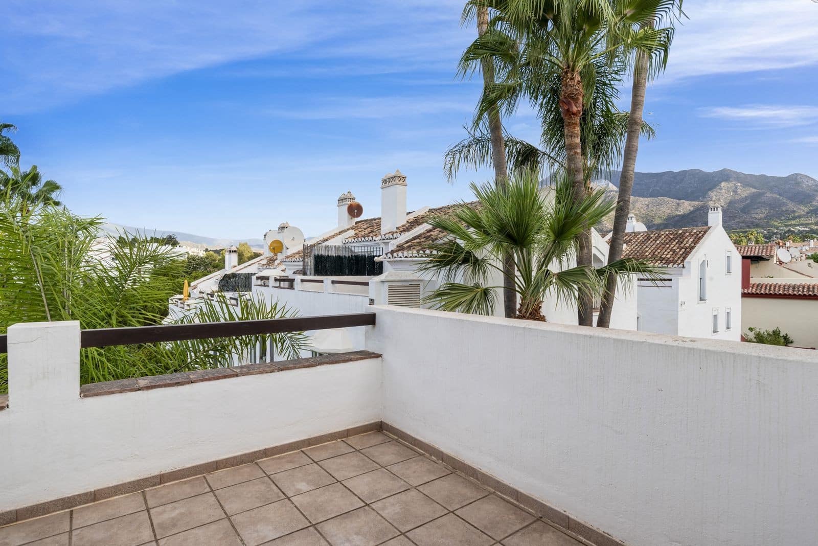 3 sovrum Hus till salu i Marbella med pool garage - 1 095 000 € (Ref: 10139411)