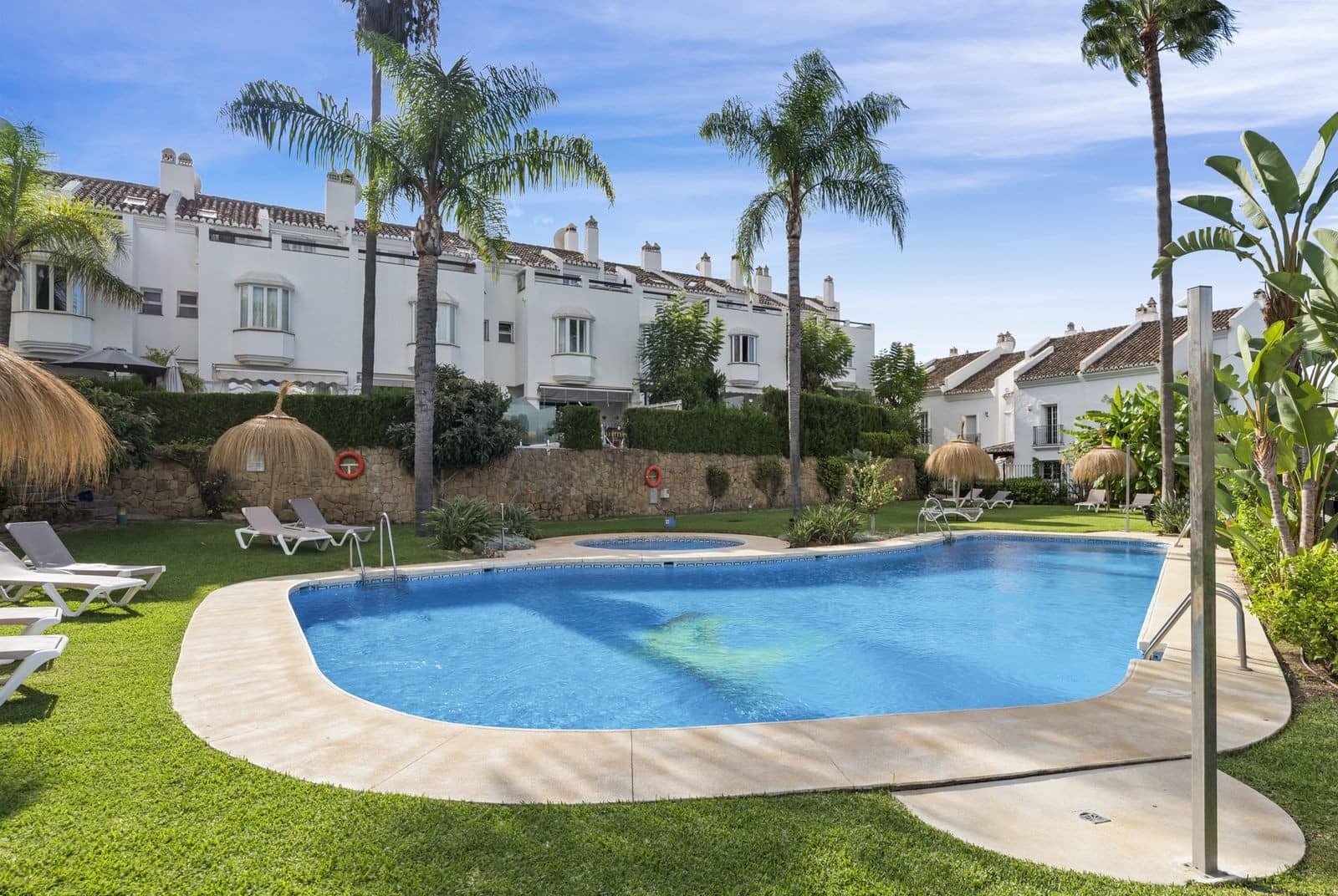 3 sovrum Hus till salu i Marbella med pool garage - 1 095 000 € (Ref: 10139411)