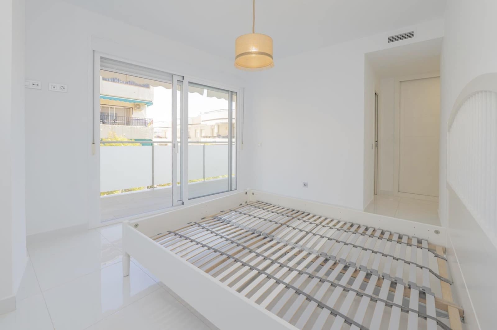3 bedroom Apartment for sale in Marbella with garage - € 725,000 (Ref: 10142361)