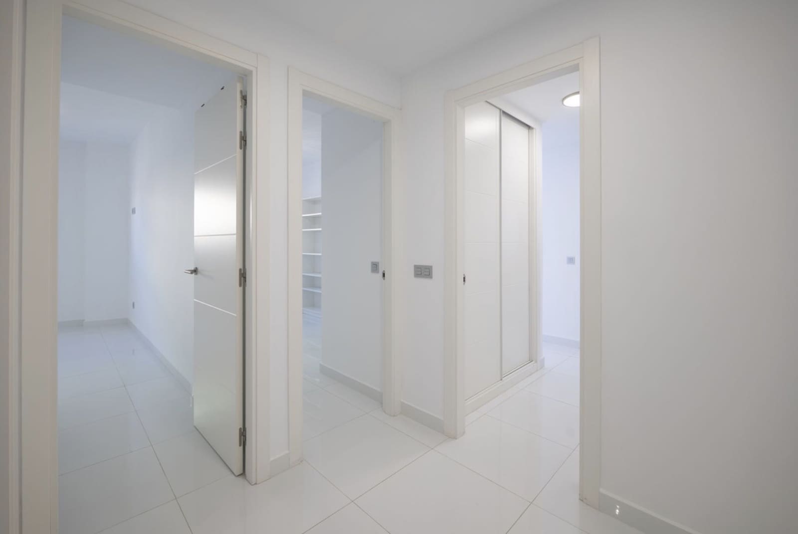 3 bedroom Apartment for sale in Marbella with garage - € 725,000 (Ref: 10142361)