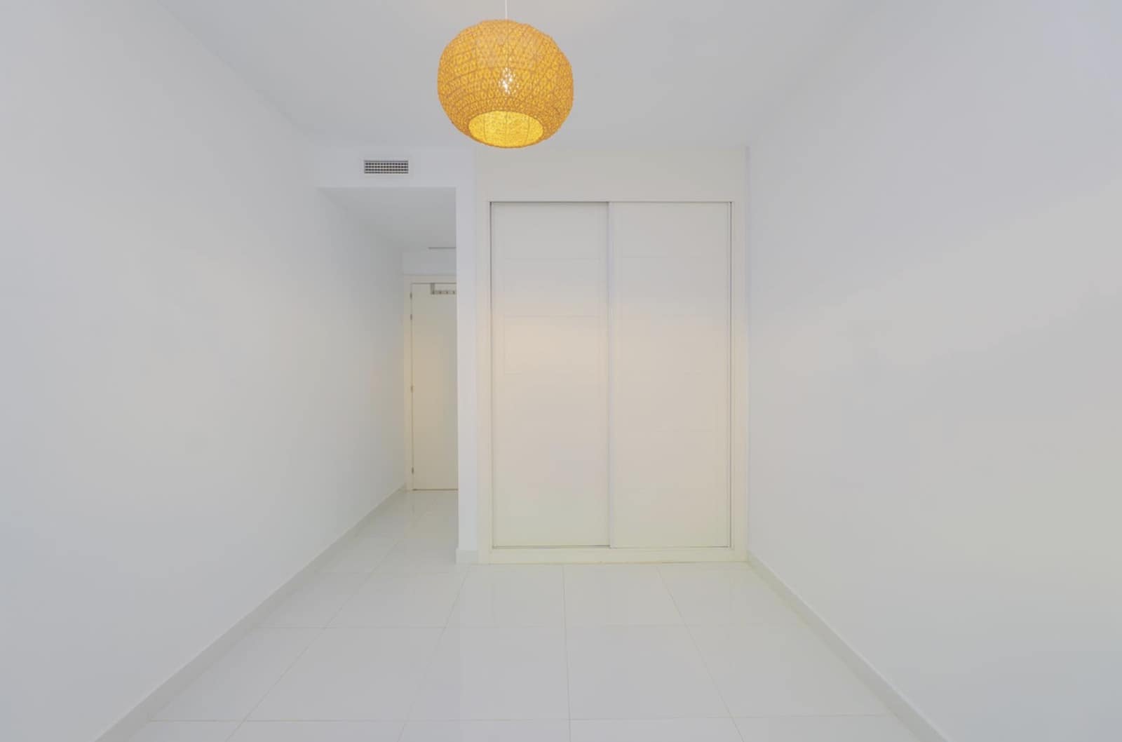 3 bedroom Apartment for sale in Marbella with garage - € 725,000 (Ref: 10142361)