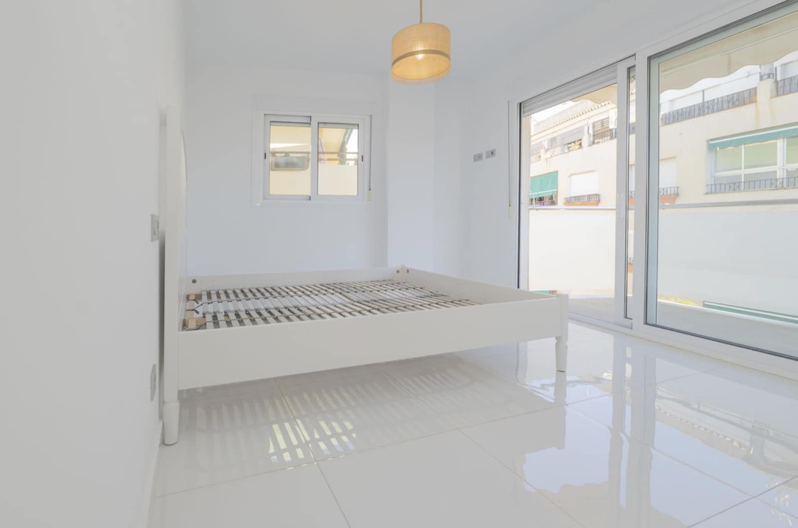 3 bedroom Apartment for sale in Marbella with garage - € 725,000 (Ref: 10142361)