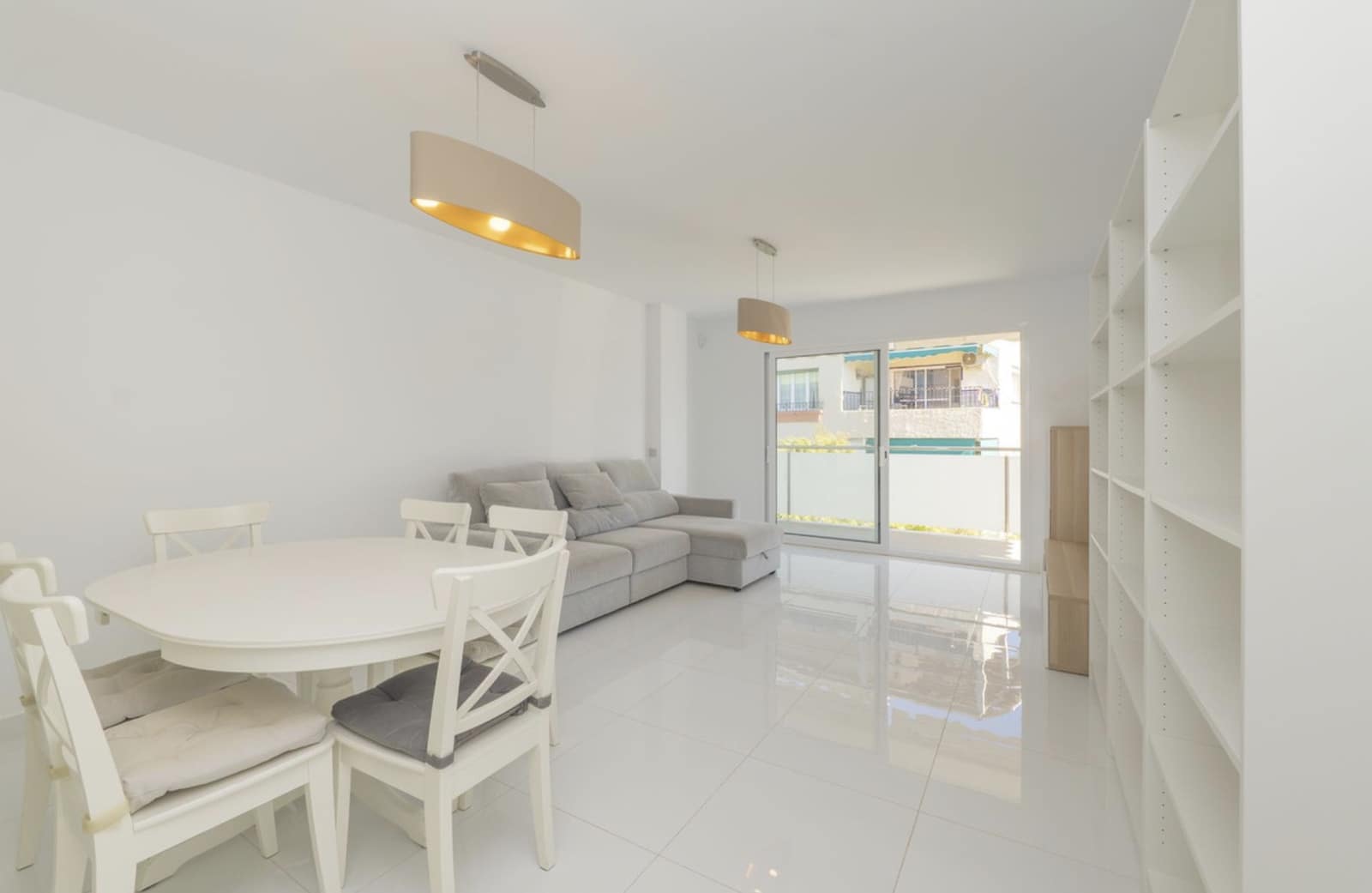 3 bedroom Apartment for sale in Marbella with garage - € 725,000 (Ref: 10142361)