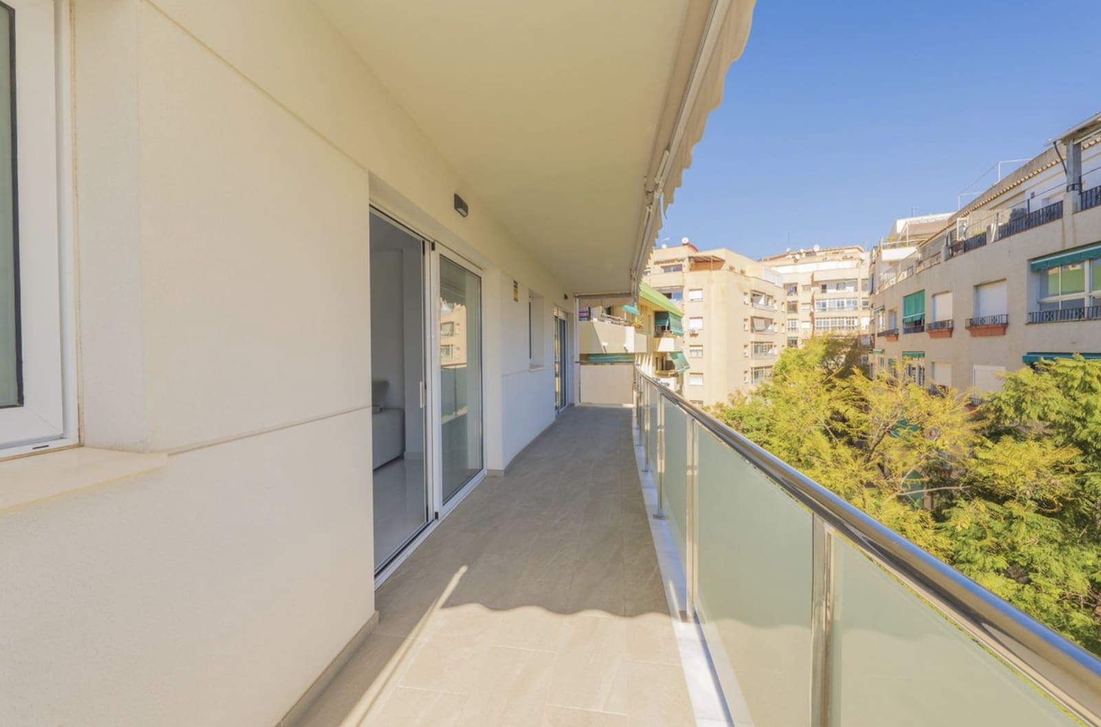 3 bedroom Apartment for sale in Marbella with garage - € 725,000 (Ref: 10142361)