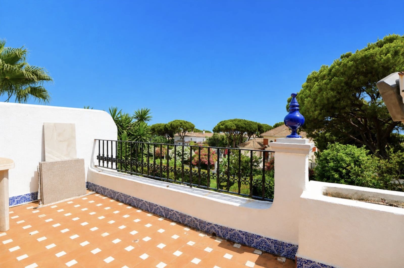 5 sovrum Hus till salu i Marbella med pool - 943 000 € (Ref: 10142362)