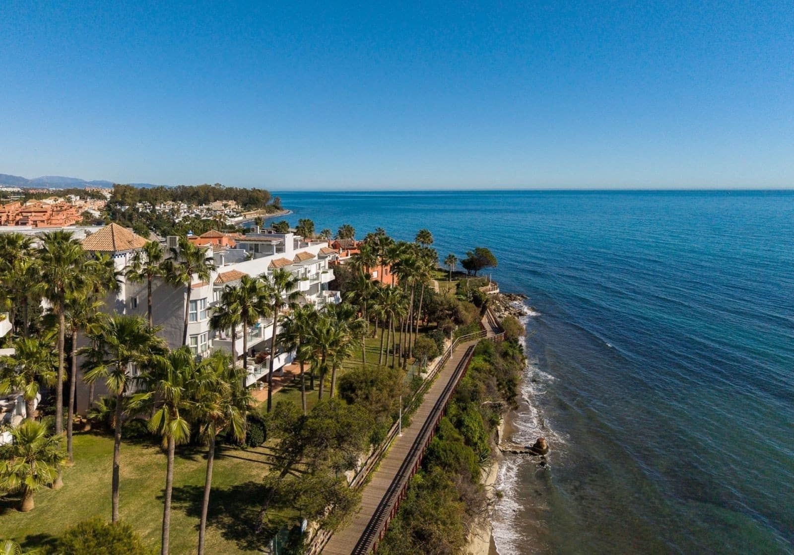 2 soveværelse Penthouse til salg i Estepona med garage - € 1.293.000 (Ref: 10142363)