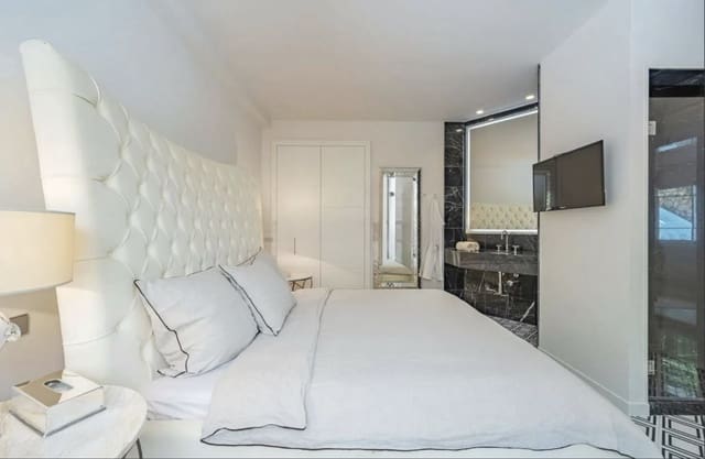 5 soveværelse Byhus til salg i Marbella med swimmingpool garage - € 1.800.000 (Ref: 10142364)