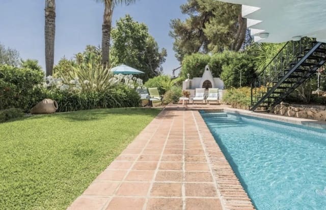 5 soveværelse Byhus til salg i Marbella med swimmingpool garage - € 1.800.000 (Ref: 10142364)