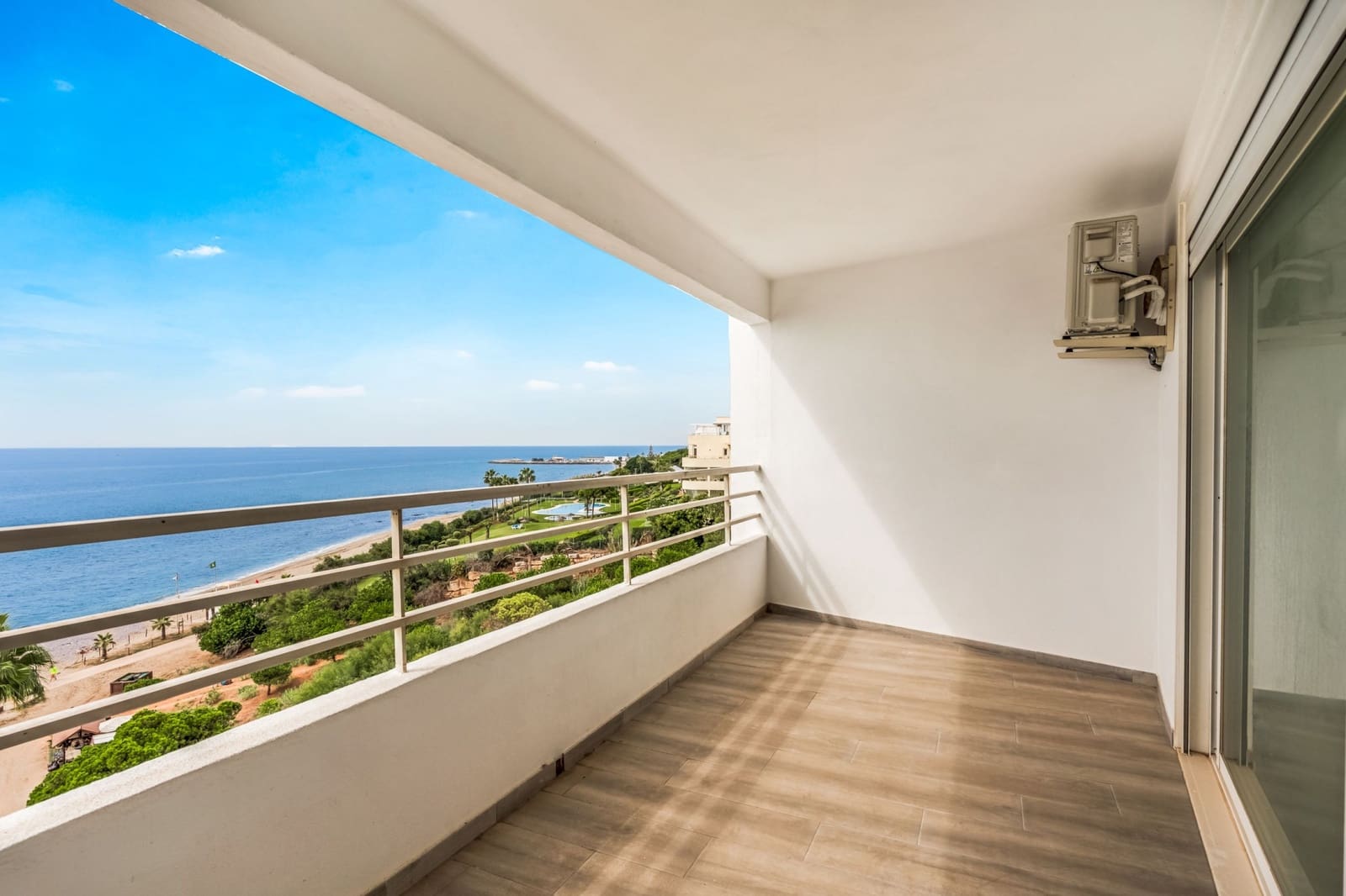 Studio til salgs i Mijas Costa med svømmebasseng garasje - € 370 000 (Ref: 10142366)