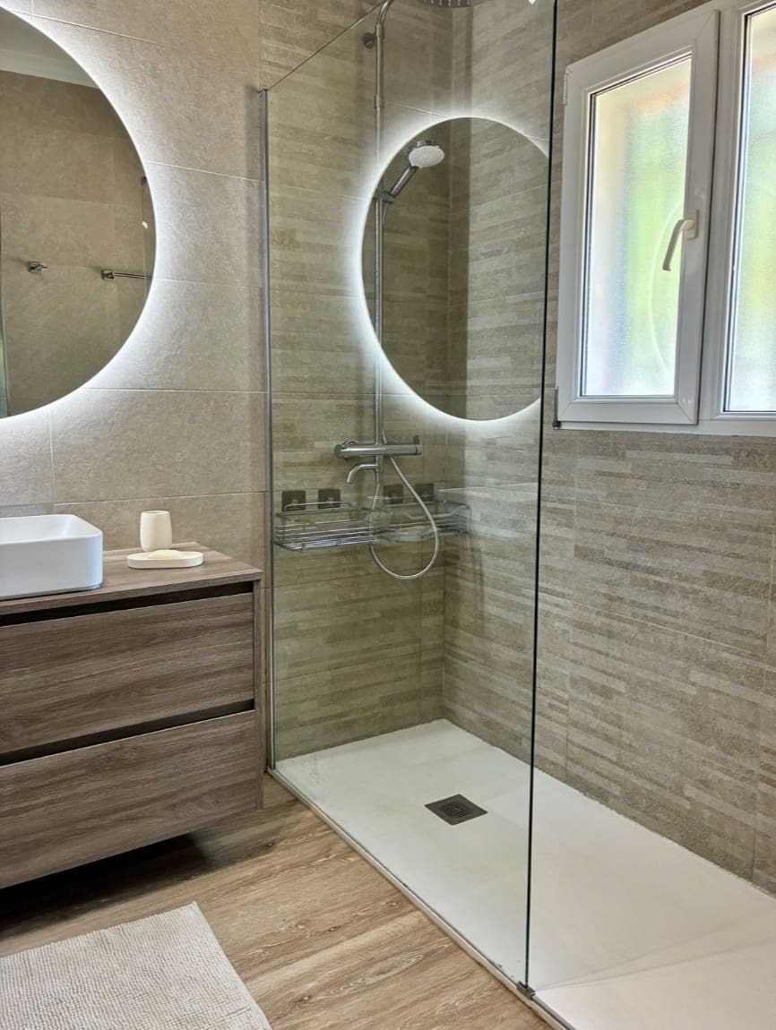 3 bedroom Villa for sale in New Golden Mile with pool garage - € 1,350,000 (Ref: 10142369)