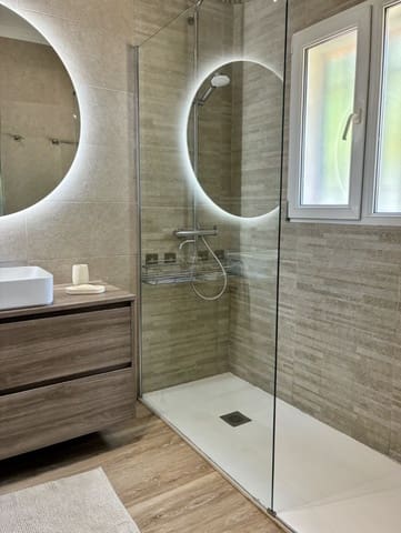 3 bedroom Villa for sale in New Golden Mile, Estepona with pool garage - € 1,350,000 (Ref: 10142369)
