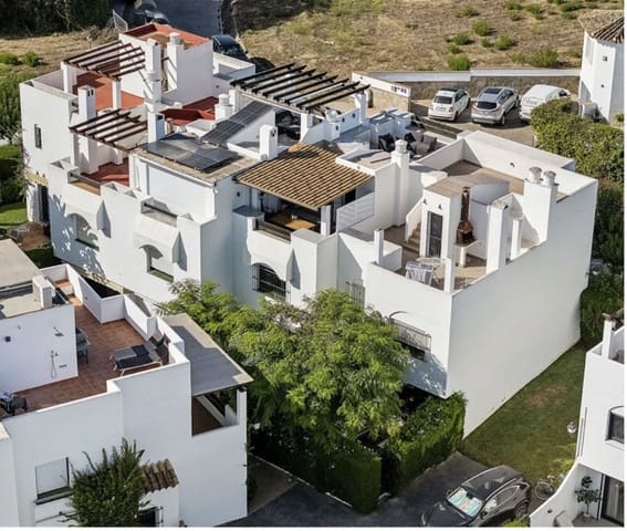 Casa de 3 habitaciones en San Pedro de Alcantara, Marbella en venta con piscina garaje - 875.000 € (Ref: 10142371)