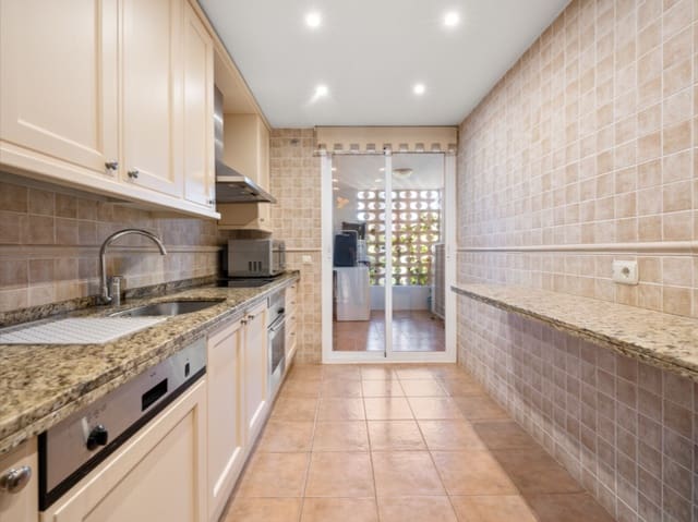 2 camera da letto Appartamento in vendita in Puerto Banus, Marbella con piscina garage - 750.000 € (Rif: 10142372)