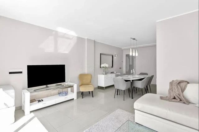 3 bedroom Penthouse for sale in El Paraiso, Estepona with garage - € 620,000 (Ref: 10142373)