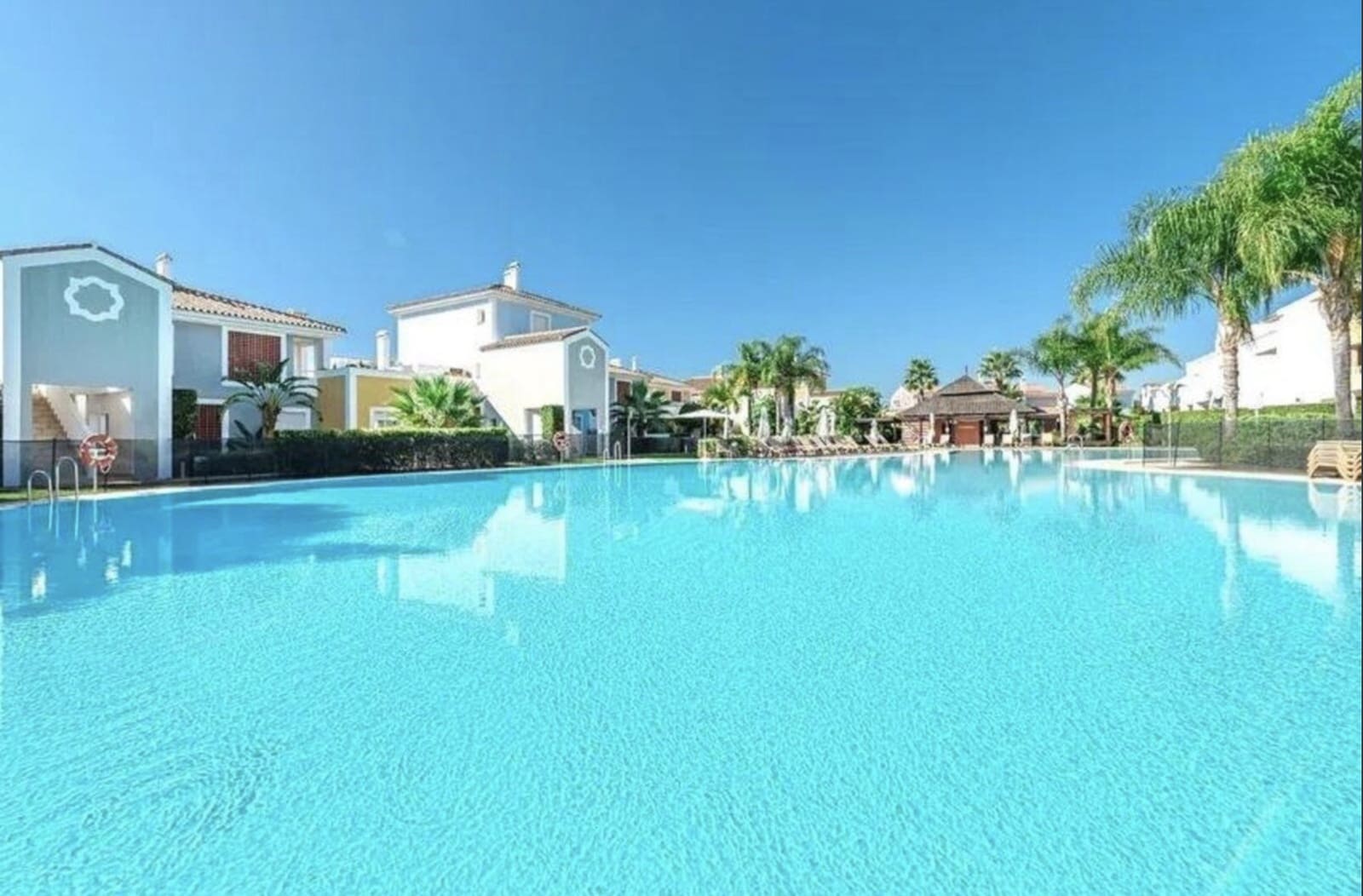 3 bedroom Penthouse for sale in El Paraiso with garage - € 620,000 (Ref: 10142373)