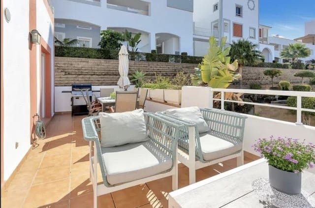 3 bedroom Penthouse for sale in El Paraiso, Estepona with garage - € 620,000 (Ref: 10142373)