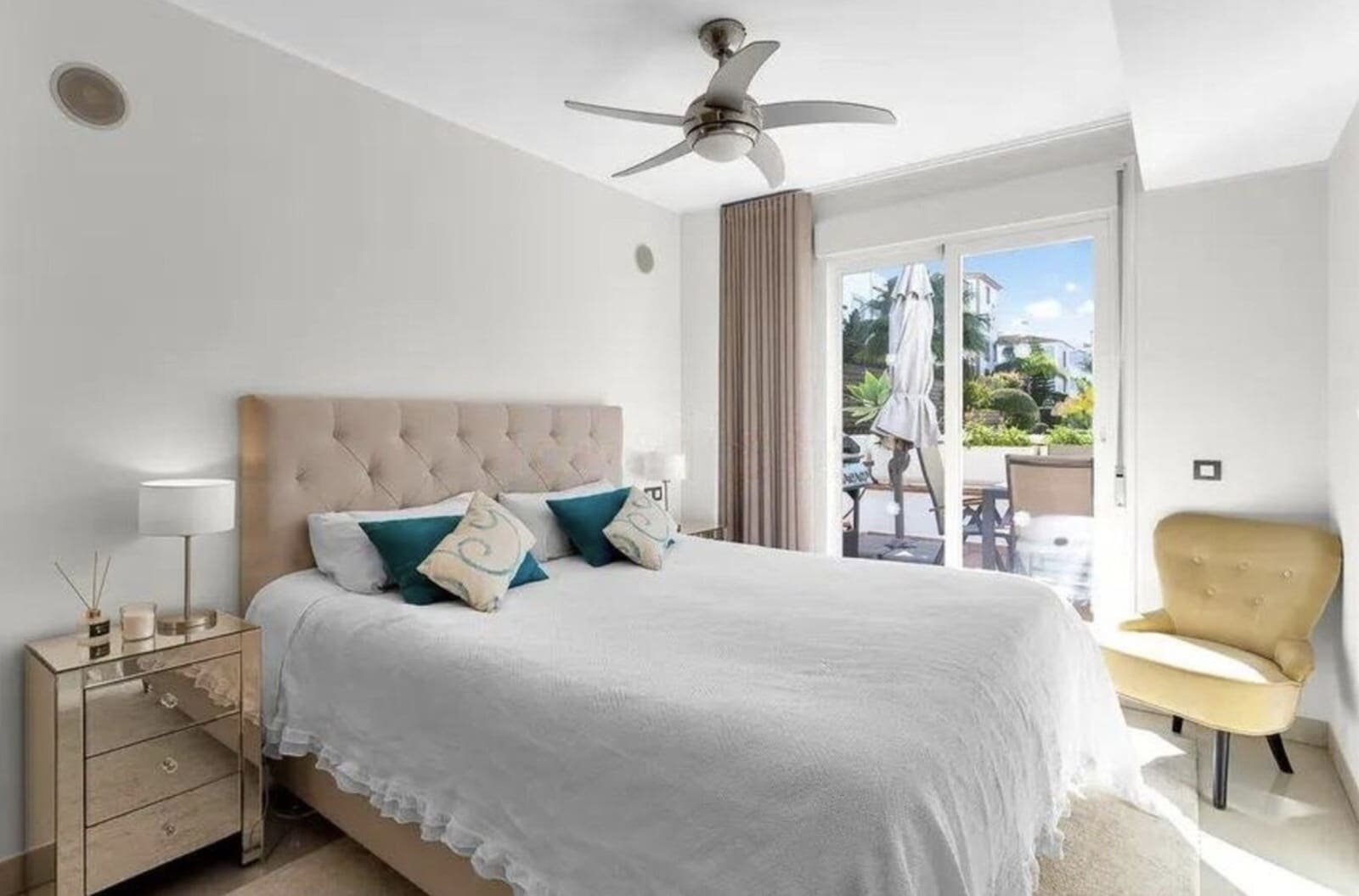 3 bedroom Penthouse for sale in El Paraiso with garage - € 620,000 (Ref: 10142373)