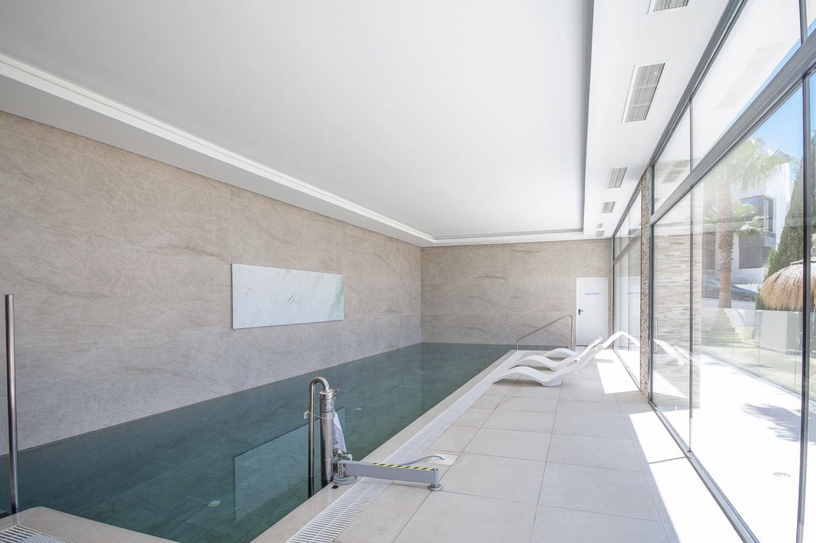 3 soverom Penthouse til salgs i Marbella med svømmebasseng garasje - € 989 000 (Ref: 10142374)