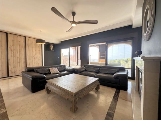 5 sypialnia Dom blizniak na sprzedaż w Estepona z basenem garażem - 800 000 € (Ref: 10142375)