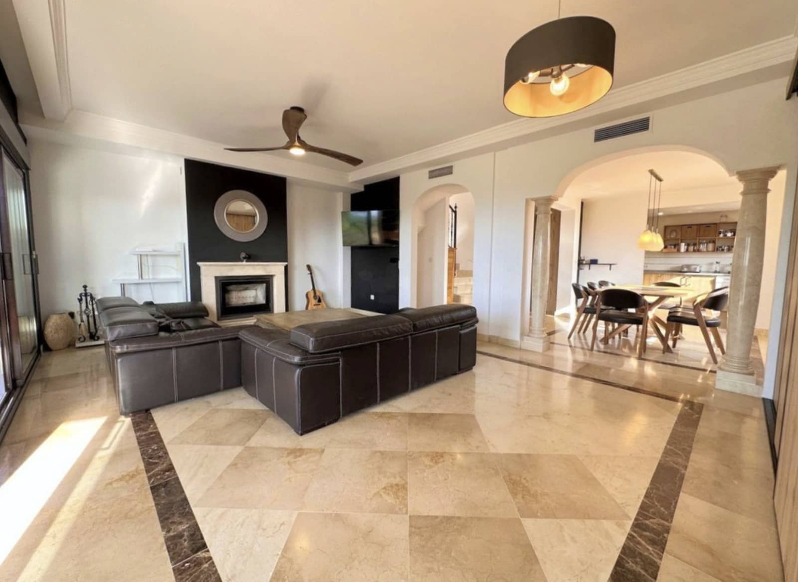 5 slaapkamer Halfvrijstaande villa te koop in Estepona met zwembad garage - € 800.000 (Ref: 10142375)