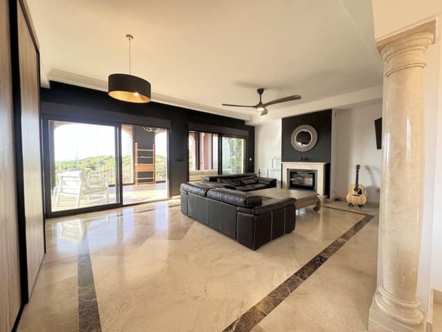 5 sypialnia Dom blizniak na sprzedaż w Estepona z basenem garażem - 800 000 € (Ref: 10142375)