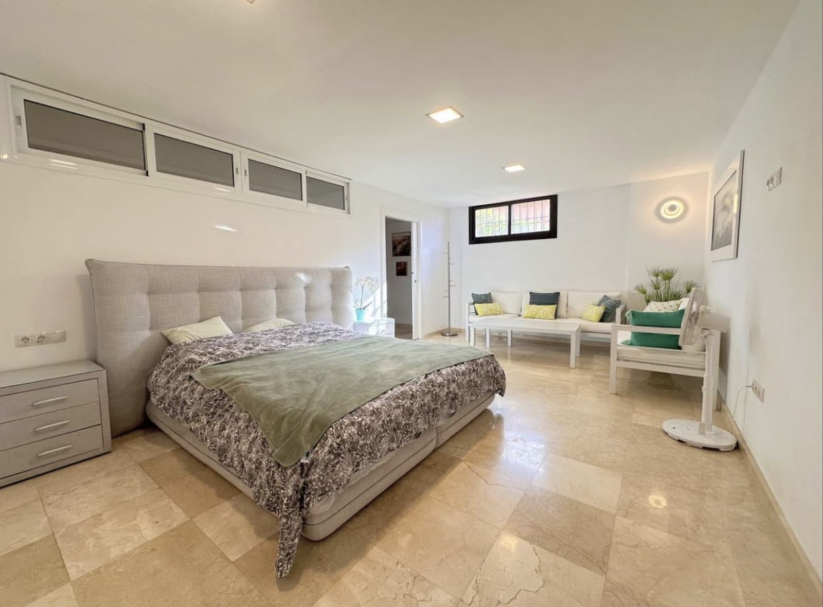 5 slaapkamer Halfvrijstaande villa te koop in Estepona met zwembad garage - € 800.000 (Ref: 10142375)