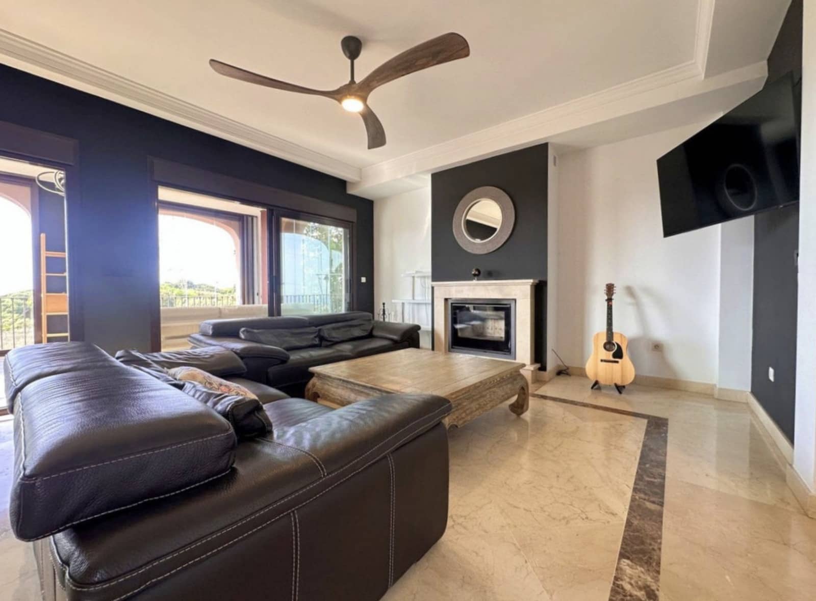 5 slaapkamer Halfvrijstaande villa te koop in Estepona met zwembad garage - € 800.000 (Ref: 10142375)