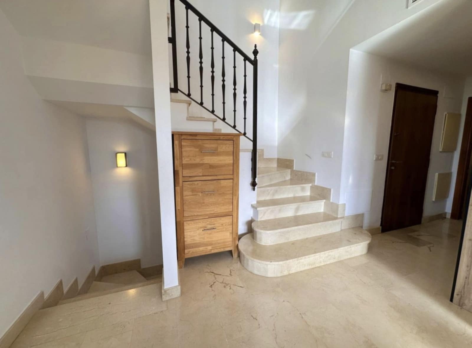 5 slaapkamer Halfvrijstaande villa te koop in Estepona met zwembad garage - € 800.000 (Ref: 10142375)
