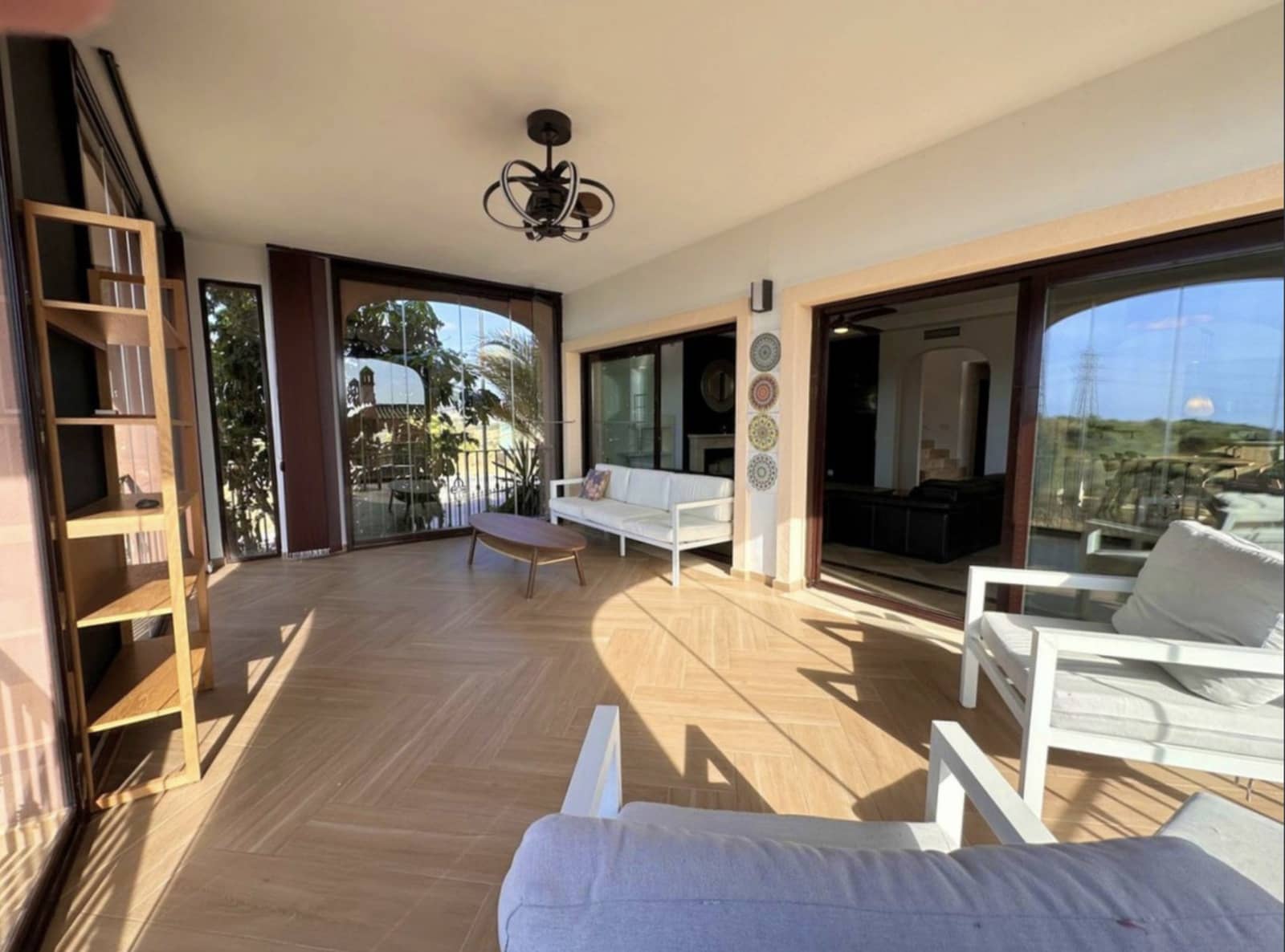 5 slaapkamer Halfvrijstaande villa te koop in Estepona met zwembad garage - € 800.000 (Ref: 10142375)