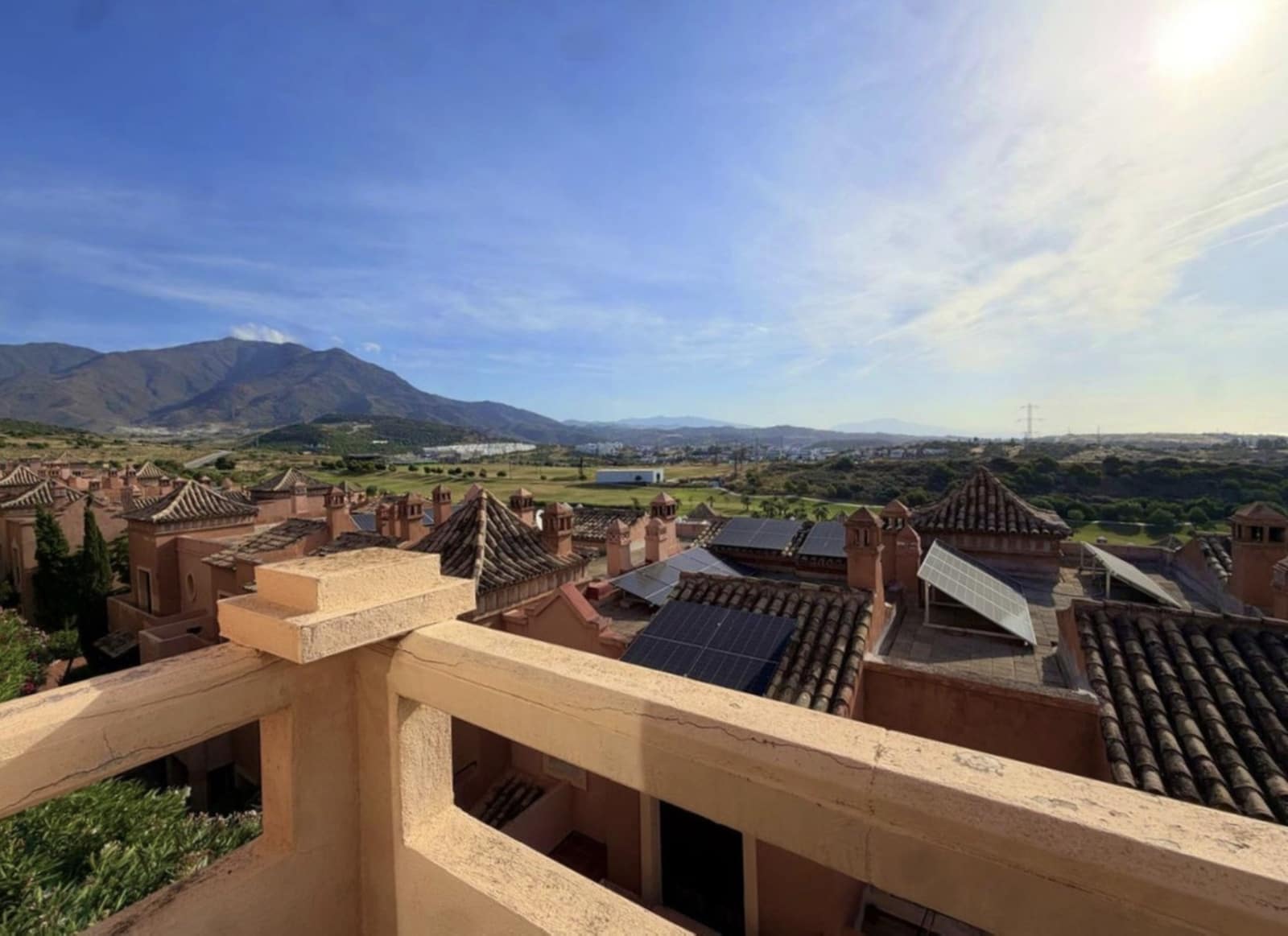5 slaapkamer Halfvrijstaande villa te koop in Estepona met zwembad garage - € 800.000 (Ref: 10142375)