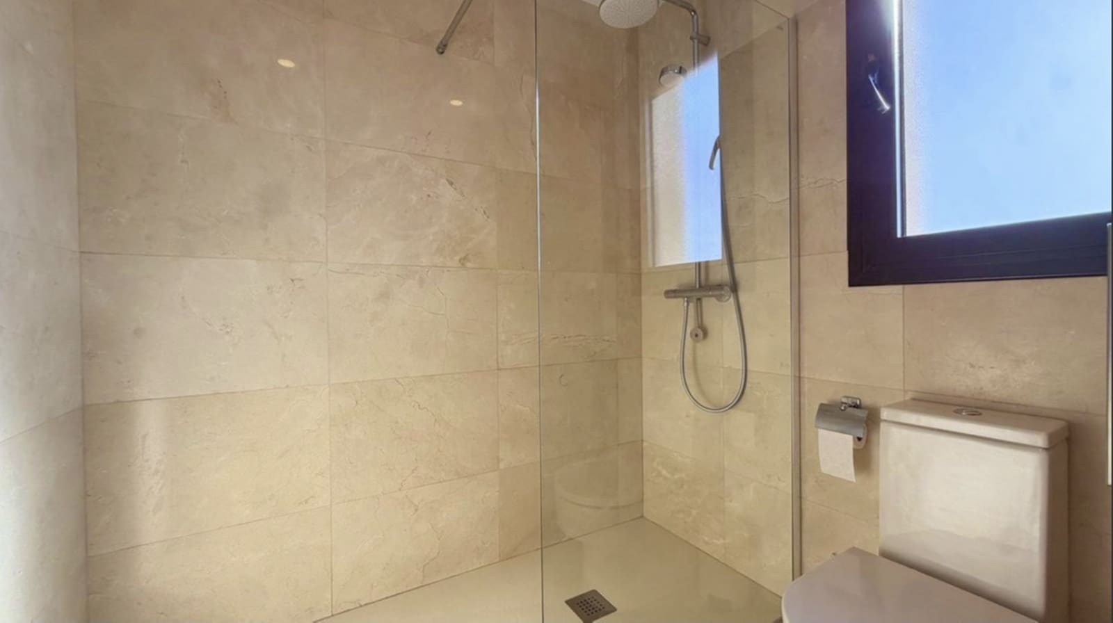 5 slaapkamer Halfvrijstaande villa te koop in Estepona met zwembad garage - € 800.000 (Ref: 10142375)