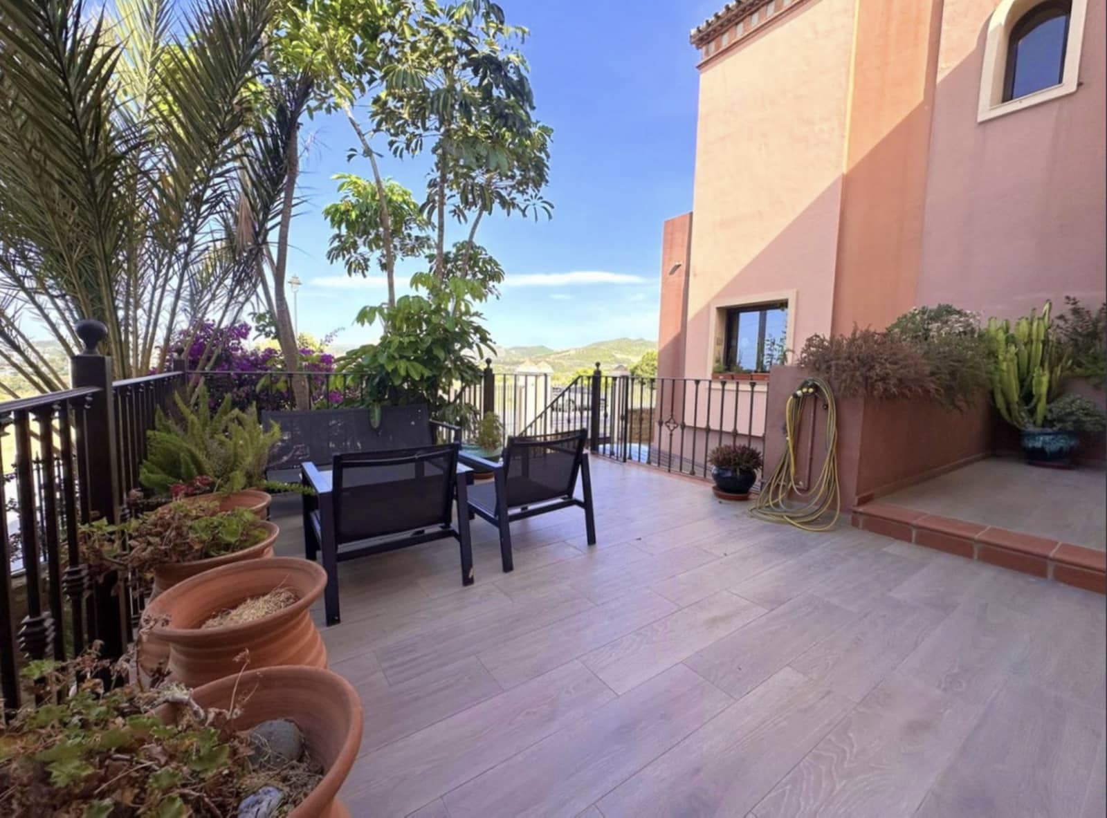 5 slaapkamer Halfvrijstaande villa te koop in Estepona met zwembad garage - € 800.000 (Ref: 10142375)
