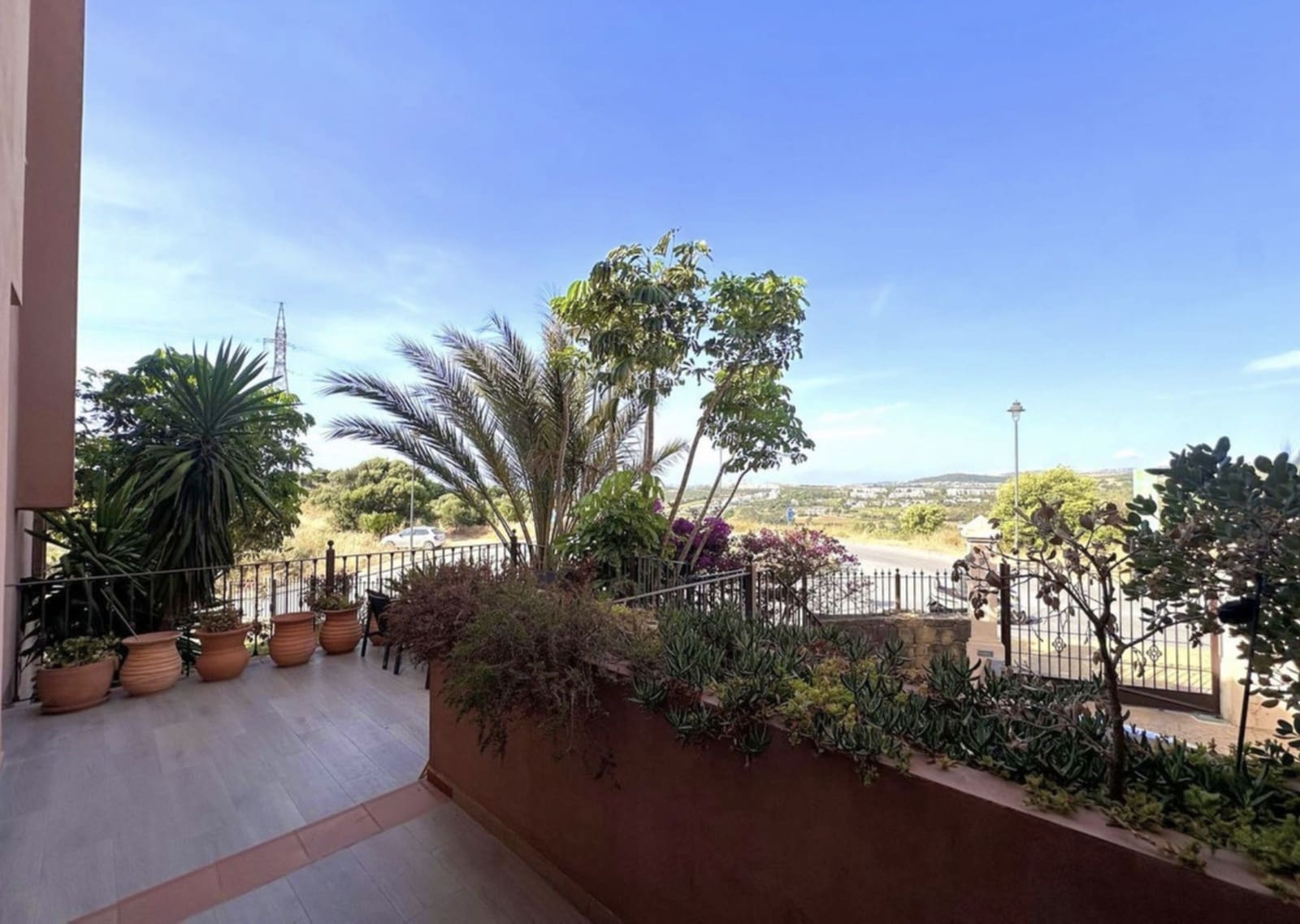 5 slaapkamer Halfvrijstaande villa te koop in Estepona met zwembad garage - € 800.000 (Ref: 10142375)