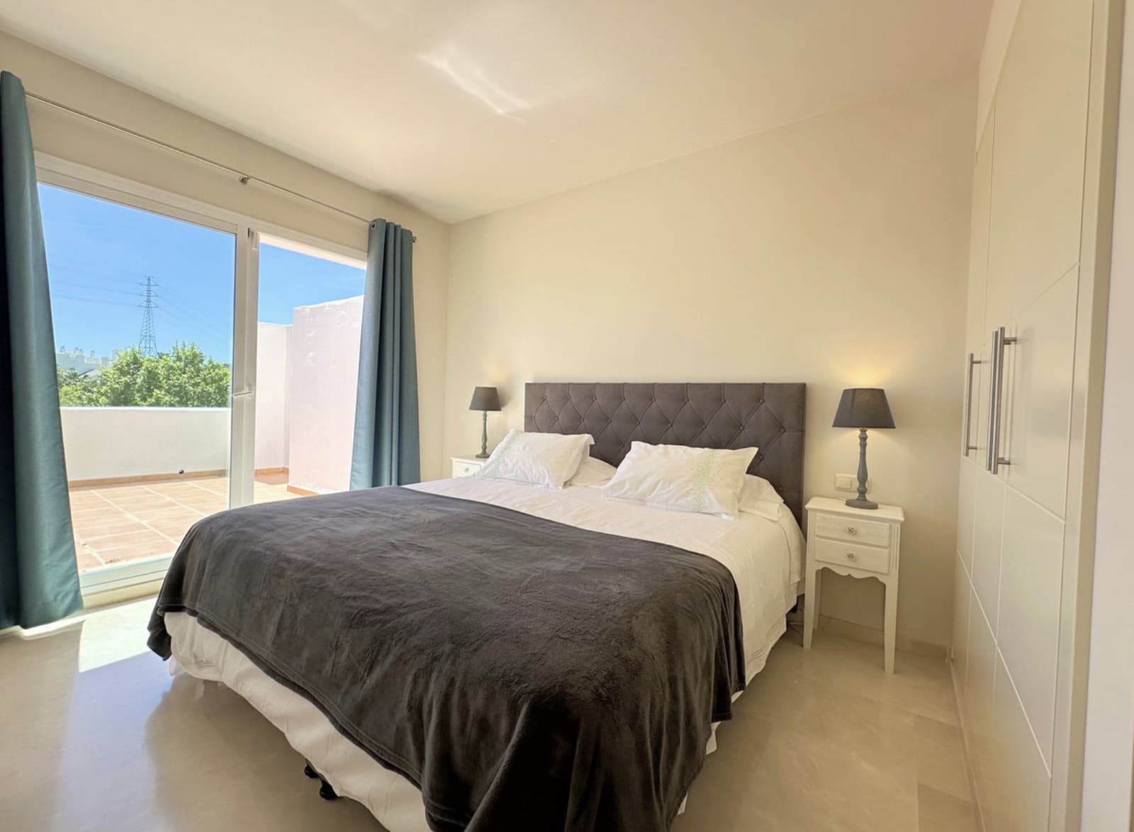 2 quarto Penthouse para venda em Casares com piscina garagem - 610 000 € (Ref: 10142376)