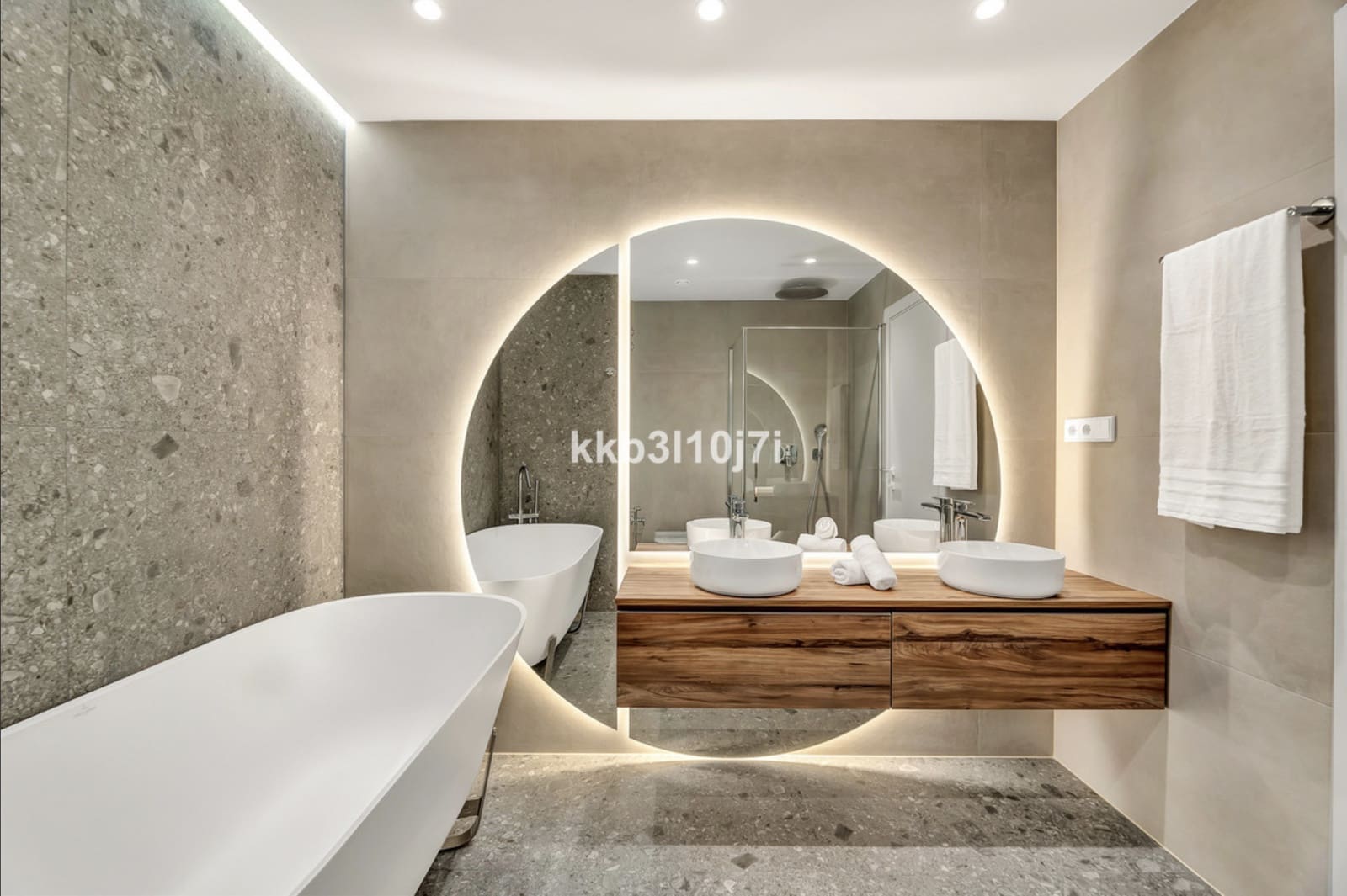 3 quarto Apartamento para venda em Nueva Andalucia com piscina garagem - 1 090 000 € (Ref: 10142377)