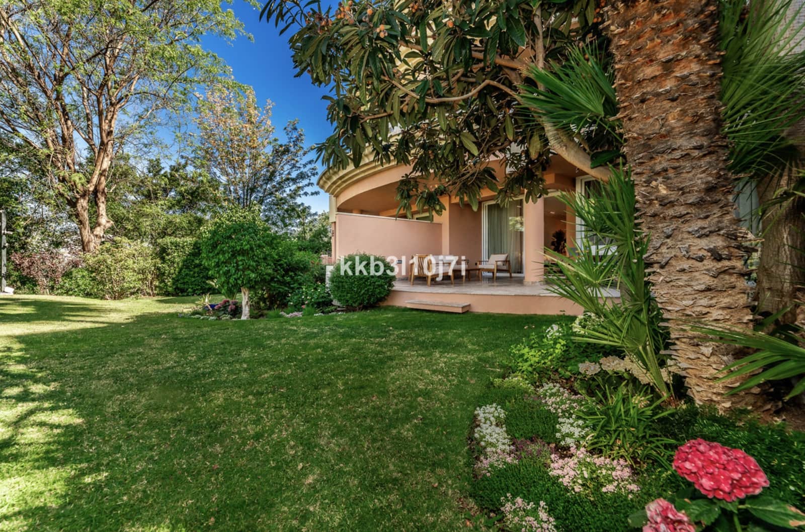 3 quarto Apartamento para venda em Nueva Andalucia com piscina garagem - 1 090 000 € (Ref: 10142377)