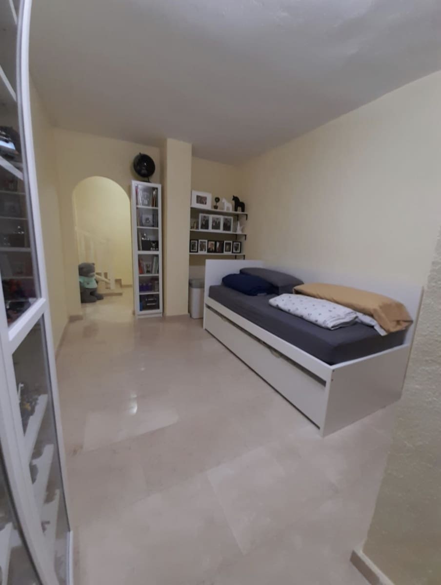 3 bedroom Apartment for sale in Marbella with pool garage - € 580,000 (Ref: 10146702)