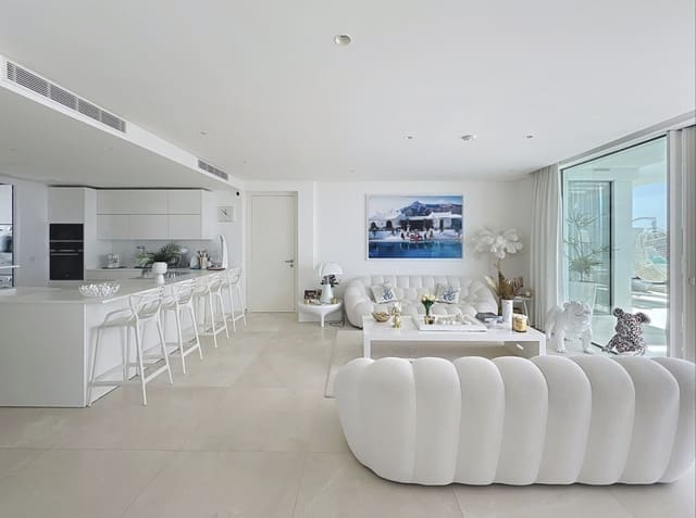 3 sypialnia Penthouse na sprzedaż w Marbella z basenem garażem - 2 235 000 € (Ref: 10146705)