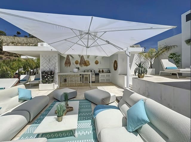 3 sypialnia Penthouse na sprzedaż w Marbella z basenem garażem - 2 235 000 € (Ref: 10146705)