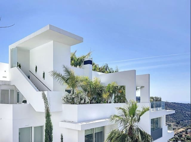 3 sypialnia Penthouse na sprzedaż w Marbella z basenem garażem - 2 235 000 € (Ref: 10146705)