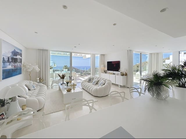 3 sypialnia Penthouse na sprzedaż w Marbella z basenem garażem - 2 235 000 € (Ref: 10146705)