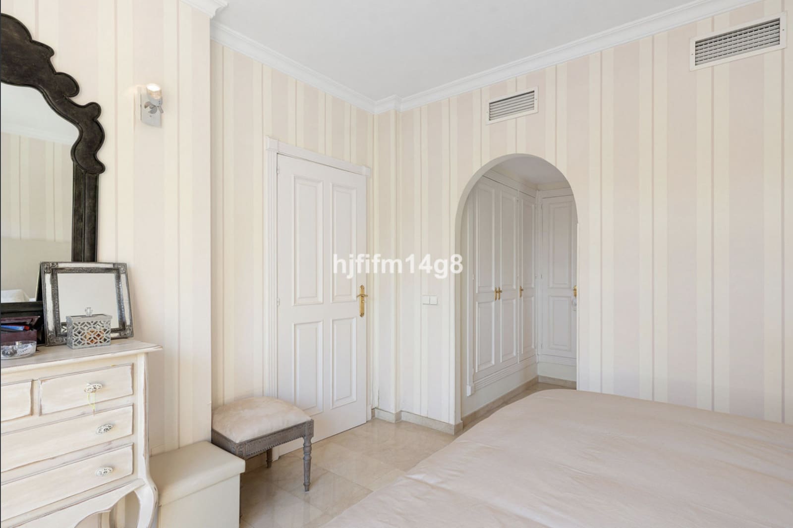 Ático de 3 habitaciones en Nueva Andalucia en venta con piscina garaje - 750.000 € (Ref: 10146706)