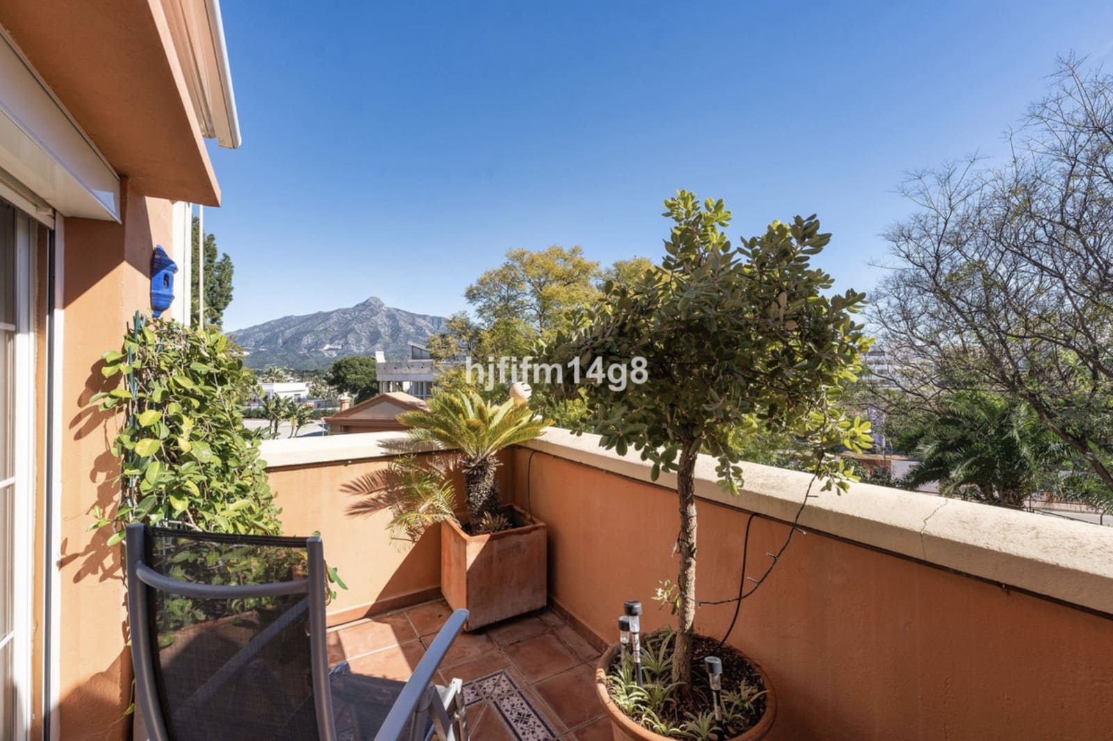 Ático de 3 habitaciones en Nueva Andalucia en venta con piscina garaje - 750.000 € (Ref: 10146706)
