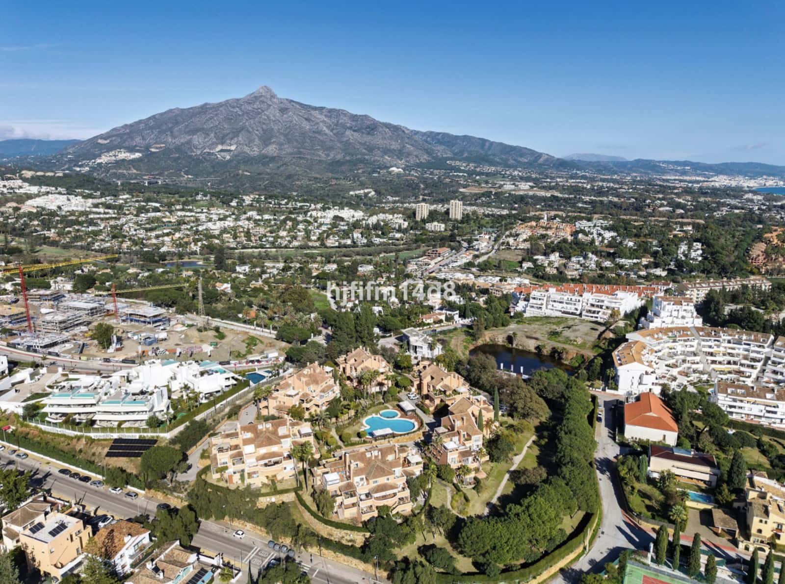 Ático de 3 habitaciones en Nueva Andalucia en venta con piscina garaje - 750.000 € (Ref: 10146706)