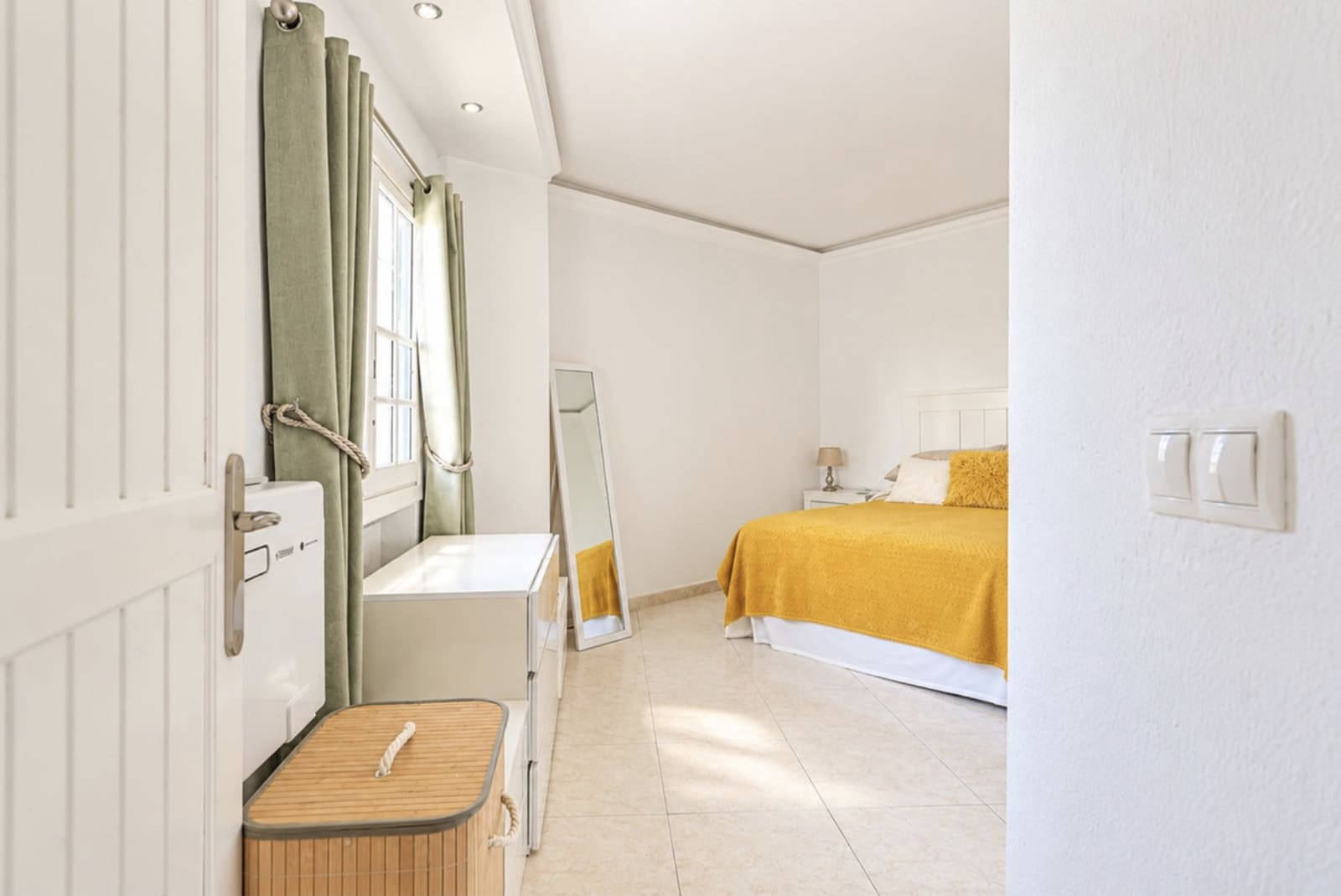 2 bedroom Apartment for sale in Marbella with pool garage - € 574,000 (Ref: 10146707)