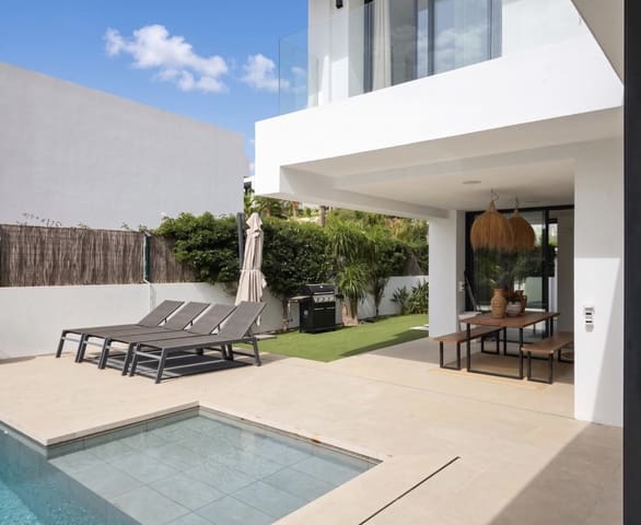Villa til salgs i El Paraiso, Estepona med svømmebasseng garasje - € 1 800 000 (Ref: 10146708)
