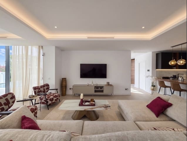 Villa til salgs i El Paraiso, Estepona med svømmebasseng garasje - € 1 800 000 (Ref: 10146708)