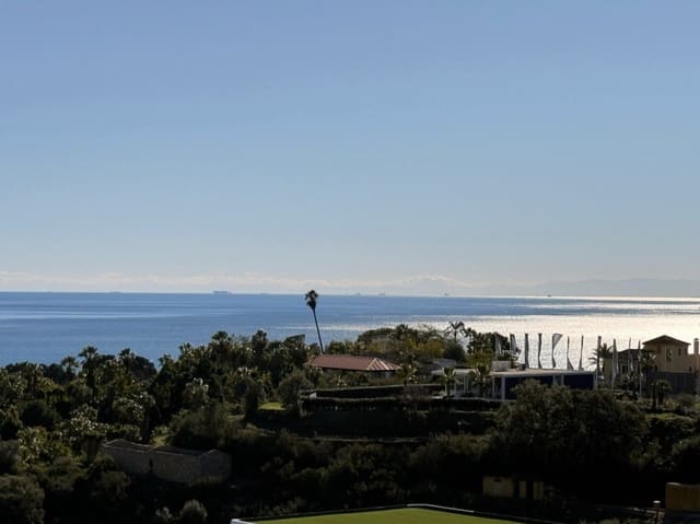 3 quarto Apartamento para venda em New Golden Mile, Estepona com piscina garagem - 940 000 € (Ref: 10146711)