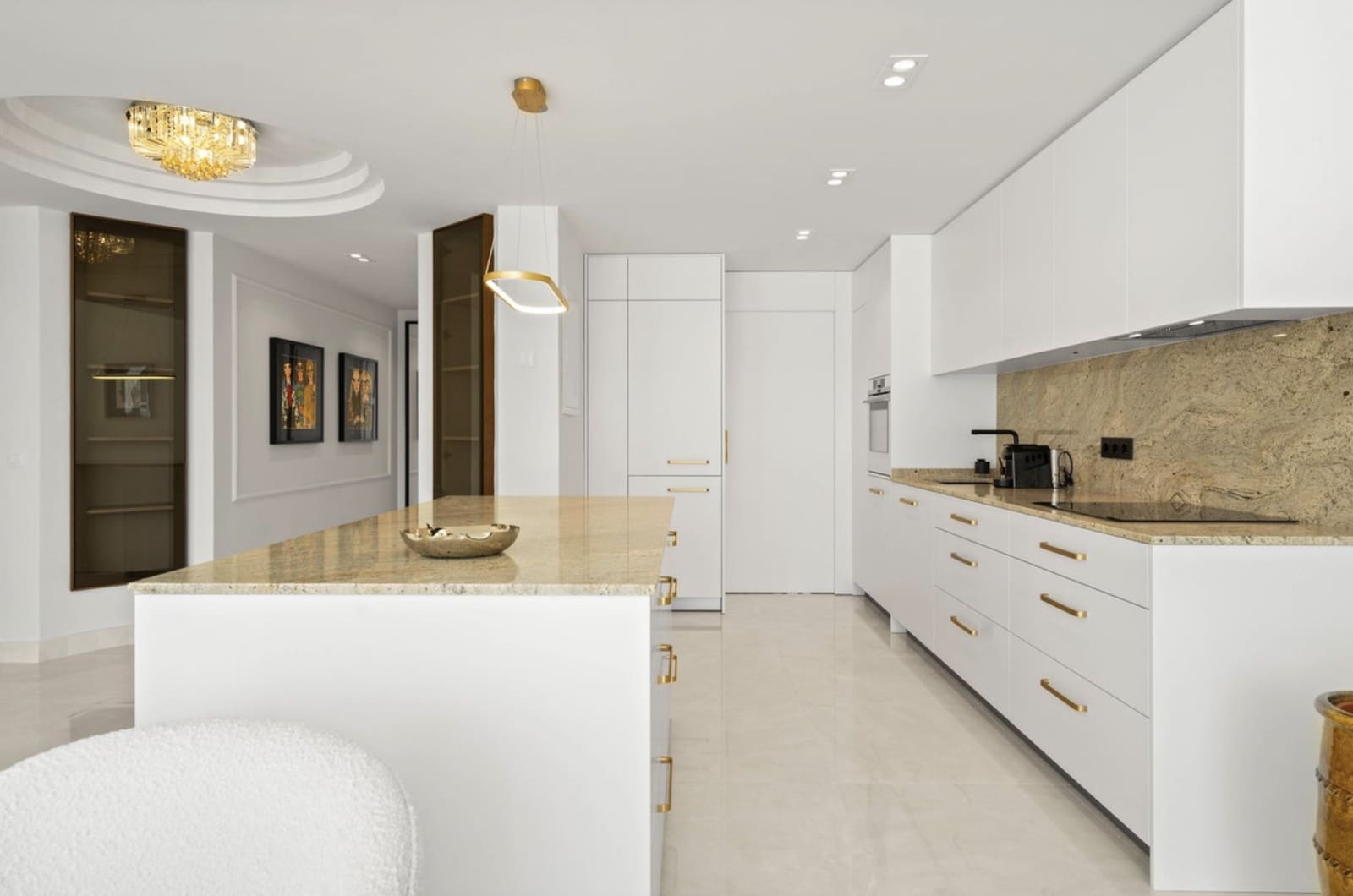 2 slaapkamer Appartement te koop in New Golden Mile met zwembad garage - € 815.000 (Ref: 10146713)