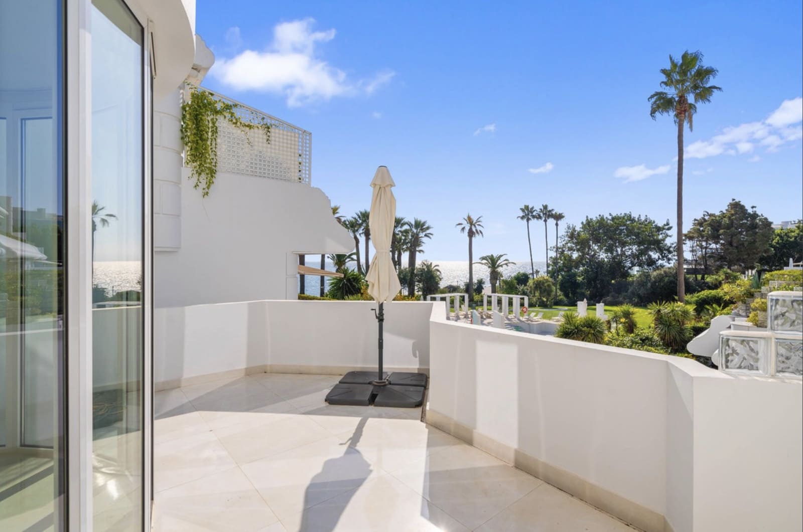 2 slaapkamer Appartement te koop in New Golden Mile met zwembad garage - € 815.000 (Ref: 10146713)
